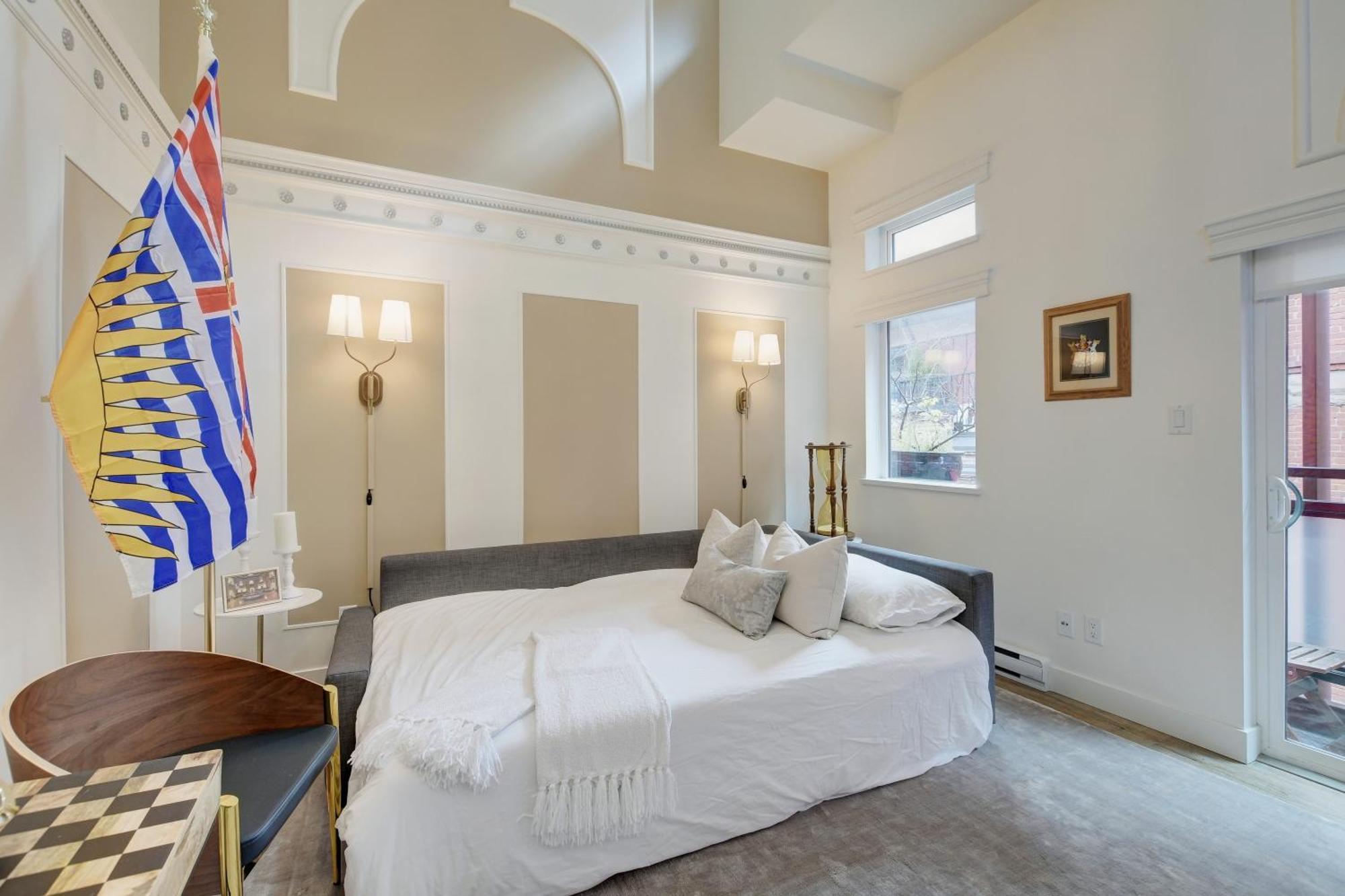 Victoria'S Parliamentary Suite With Private Rooftop Patio & Harbour View ภายนอก รูปภาพ