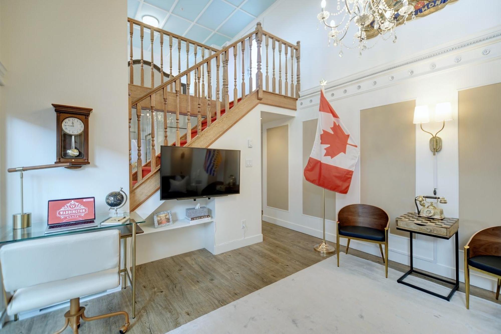 Victoria'S Parliamentary Suite With Private Rooftop Patio & Harbour View ภายนอก รูปภาพ